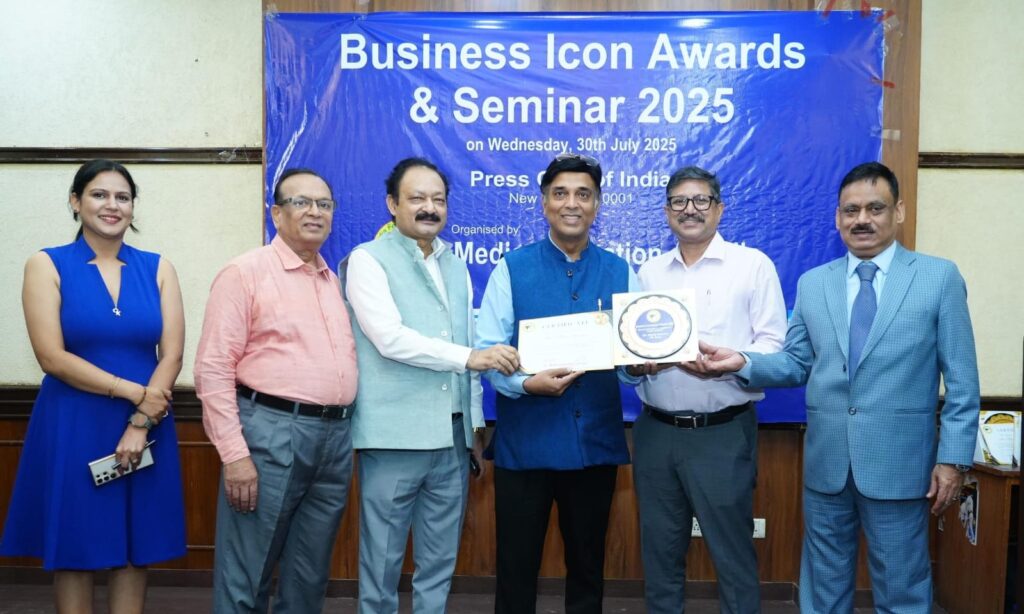PR गुरु के संस्थापक मनोज शर्मा को जनसंपर्क में उल्लेखनीय योगदान के लिए मिला सम्मान