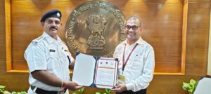 राष्ट्रीय सम्मान से नवाजे गए टाटानगर रेल सिविल डिफेंस इंस्पेक्टर संतोष कुमार