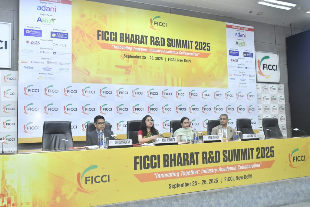 एफआईसीसीआई R&D समिट 2025: विकसित राज्यों के निर्माण के लिए 0.5% GSDP निवेश की मांग, प्रो. अमित खड़कवाल को कृषि नवाचार में शीर्ष सम्मान