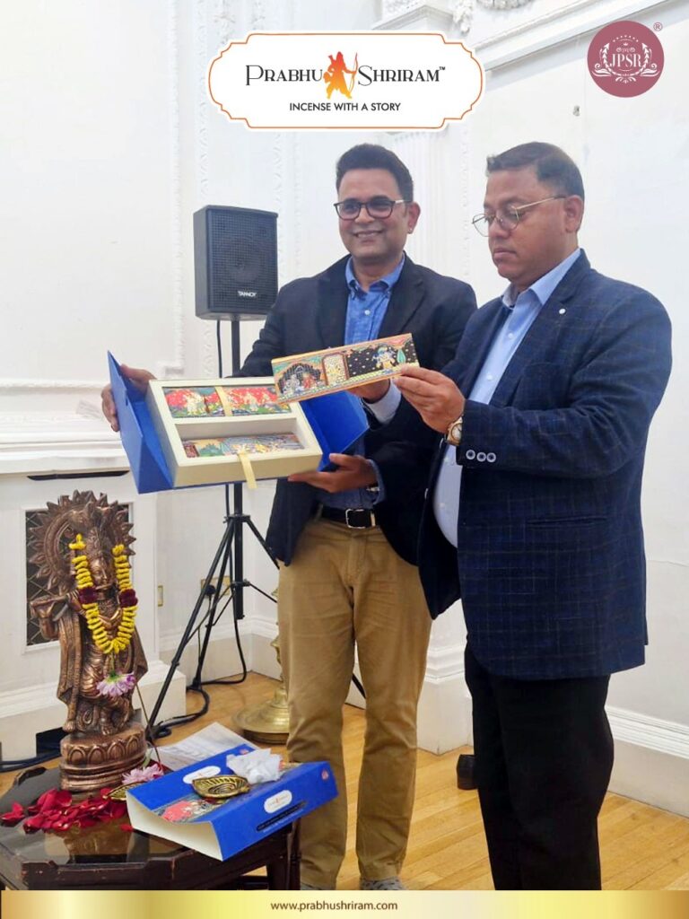 लंदन के नेहरू सेंटर में सजी भक्ति और संस्कृति की शाम, हुआ श्री कृष्ण लीला कलेक्शन का भव्य अनावरण