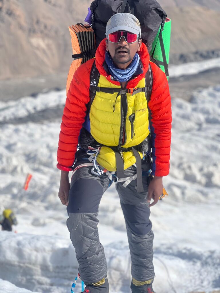 भरथ थम्मिनेनी ने रचा इतिहास: 8,000 मीटर से ऊँची 9 पर्वत चोटियों पर चढ़ने वाले बने पहले भारतीय