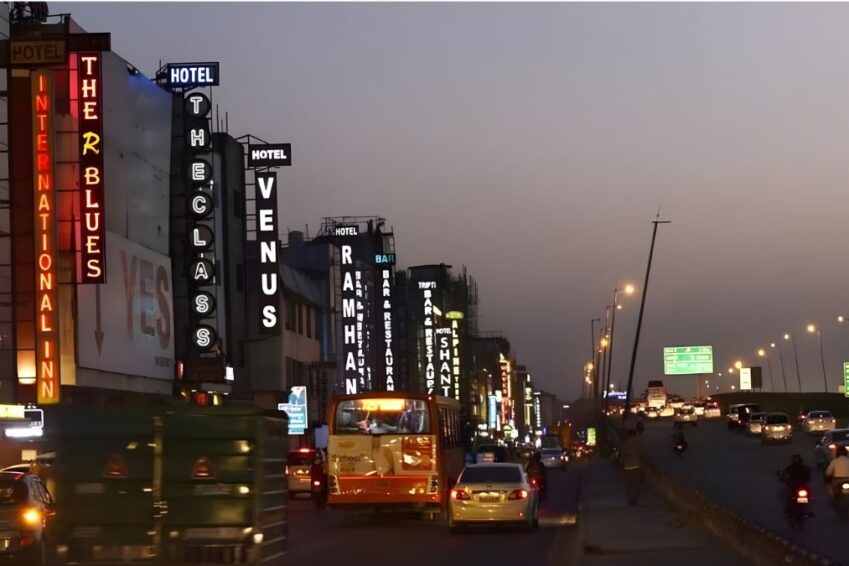 Delhi के महिपालपुर में तेज धमाके जैसी आवाज से मचा हड़कंप, पुलिस ने बताई असली वजह