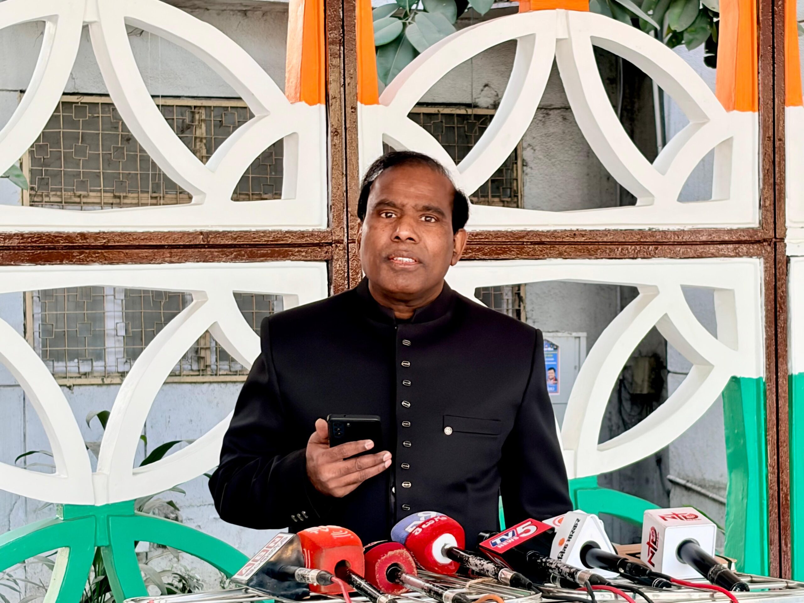 विभाजन के 12 साल बाद भी 'न्याय' का इंतज़ार: डॉ. के. ए. पॉल का केंद्र और राज्य सरकारों को अल्टीमेटम