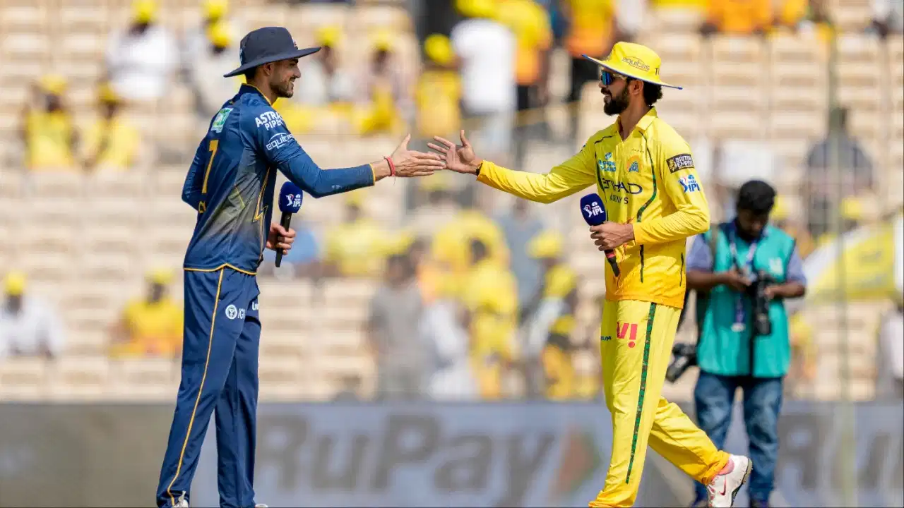 प्लेऑफ की रेस में कमजोर पड़ी CSK की उम्मीदें
