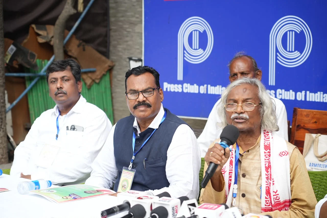 "हम आदिवासी हैं, वनवासी नहीं": आदिवासी प्रतिनिधियों ने राष्ट्रपति द्रौपदी मुर्मू से अलग धर्म कोड सहित 21 सूत्रीय मांगों पर हस्तक्षेप और संवैधानिक पहल की अपील की