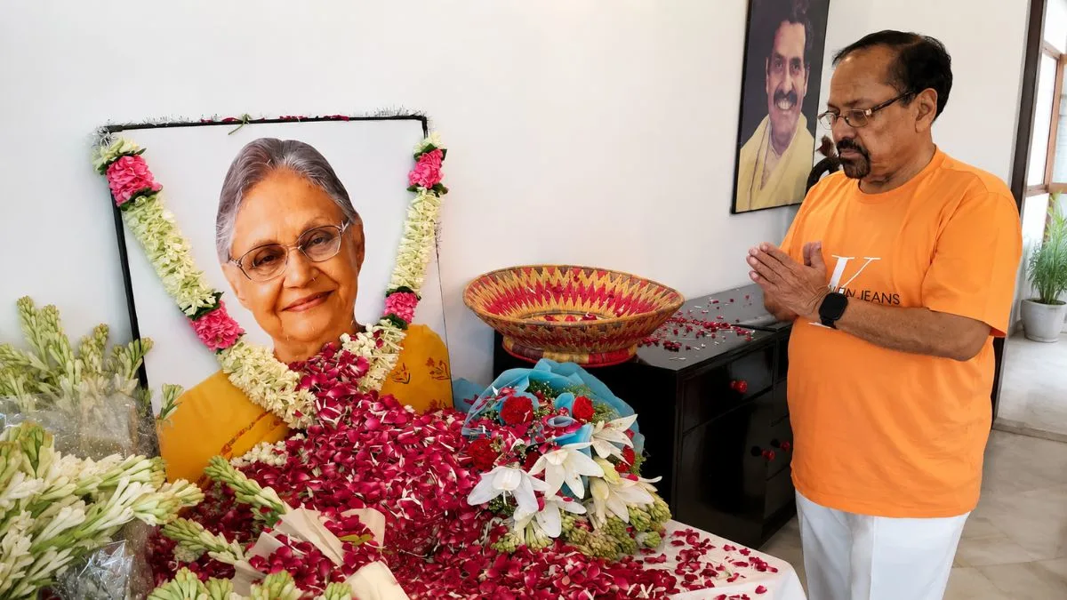 पूर्व मुख्यमंत्री शीला दीक्षित की जयंती पर विजय शंकर चतुर्वेदी ने दी श्रद्धांजलि
