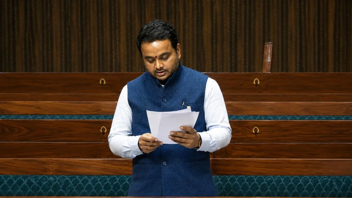 अमरावती के दर्जे पर टीडीपी सांसद विजय चिंताकायला ने जताई चिंता