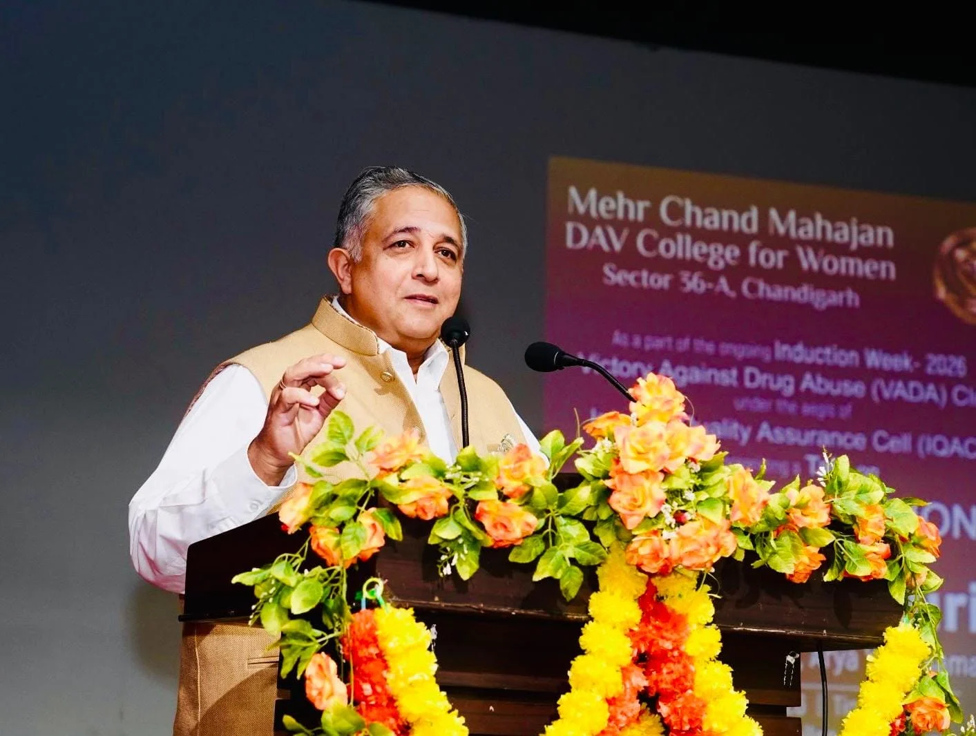 एमसीएम डीएवी कॉलेज से गूंजा 'नो नशा नेशन' का संदेश, सैकड़ों विद्यार्थियों ने ली नशामुक्ति की शपथ